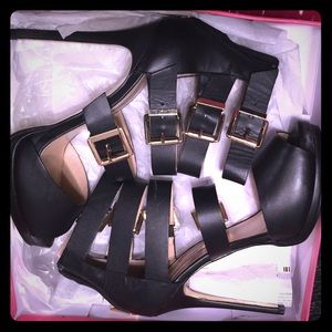 Kristin Cavallari  Strappy Black Open Toe Heel.